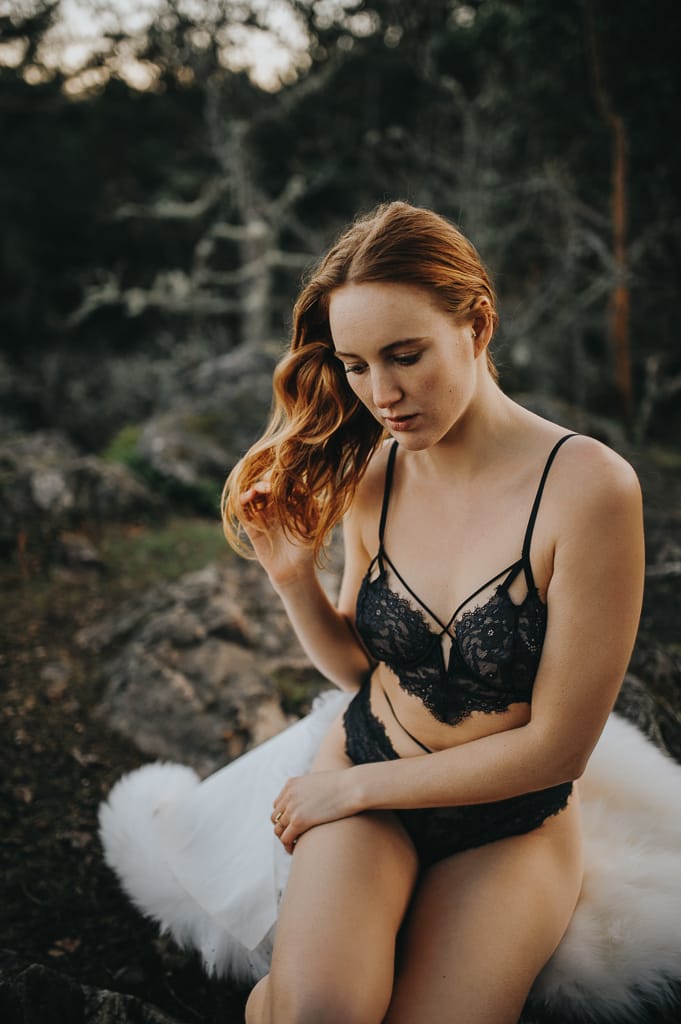 Victoria BC Riske Photography Boudoir Outdoor Photoshoot